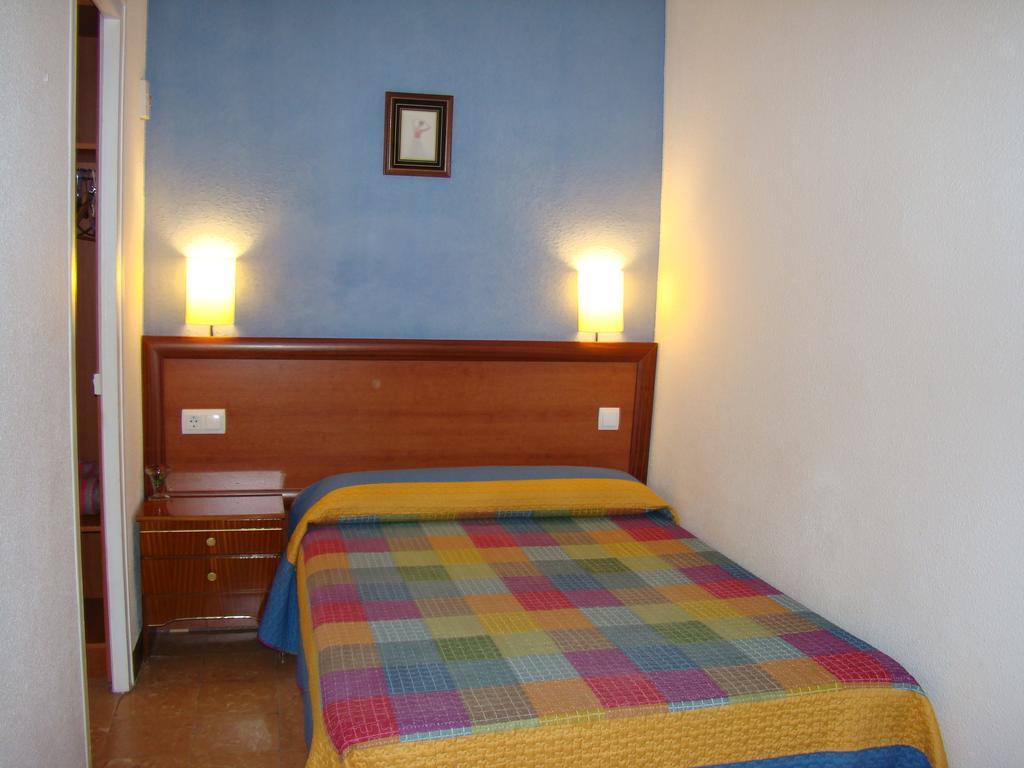Hostal Platja Cambrils Room photo